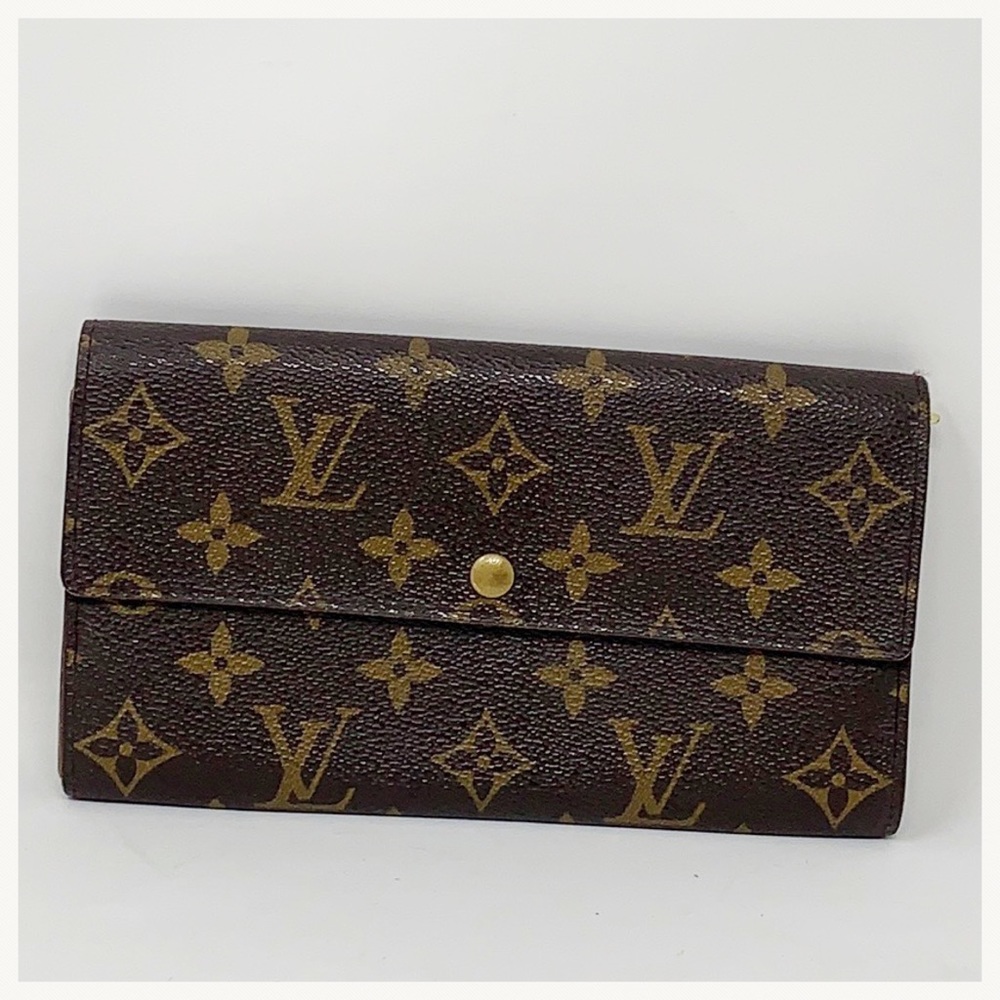 Authentic Louis Vuitton Monogram Sarah Wallet